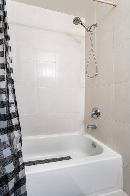 ניוארק Ruby Suites 2A מראה חיצוני תמונה